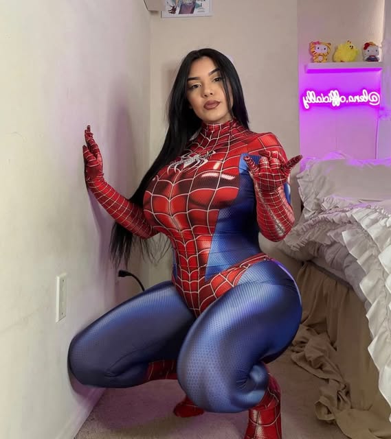 Lena Vera, real cosplay creator listed on Coslume