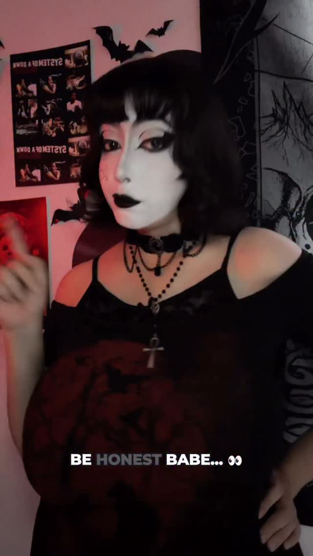 Nattasha Nyx in a gothic vampire-inspired character look